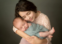 Newborn, Sara2